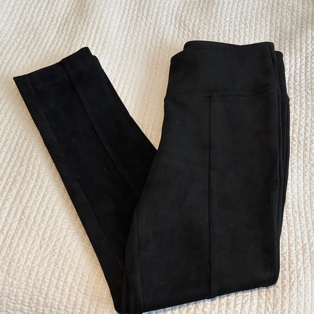 Andrew Marc Black Faux Suede Tapered Legging Size S